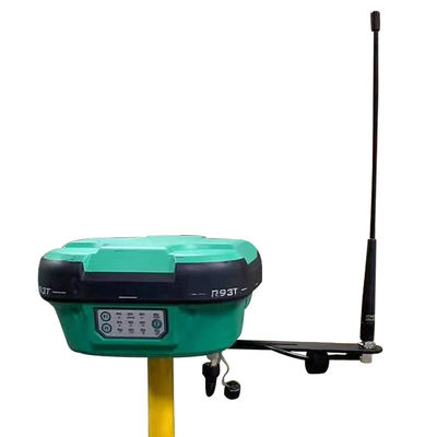GPS/RTK antenna in modalità radio integrata, piccola direzione dell'antenna girata verso l'alto per aumentare la distanza di trasmissione
